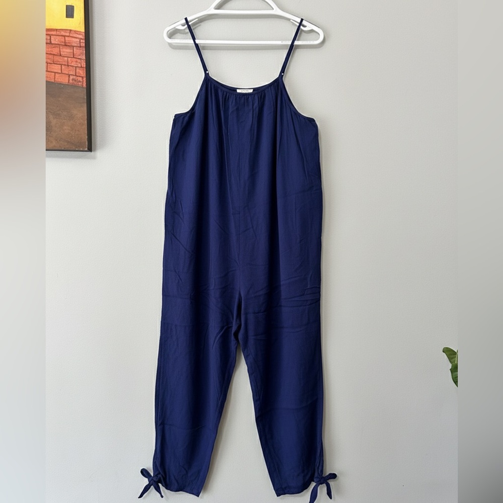 Doe & Rae Navy Blue Sleeveless Jumpsuit Size Small Tie Hem Ankle Pockets NWT